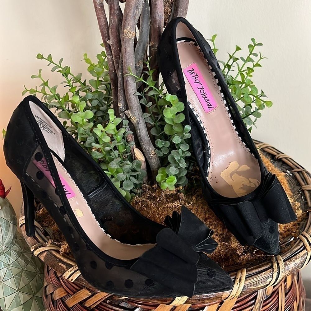 Brand New Betsey Johnson Black Stiletto Heels 3D Bows Sheer Polka Dot Pumps